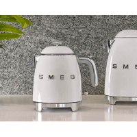 Smeg 50's Style 0.8L Cordless Mini Kettle